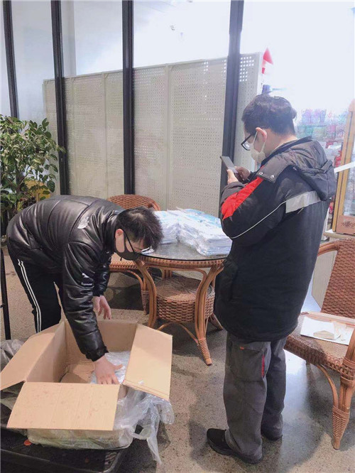 捐贈報道丨西培學(xué)子免費領(lǐng)150000口罩!